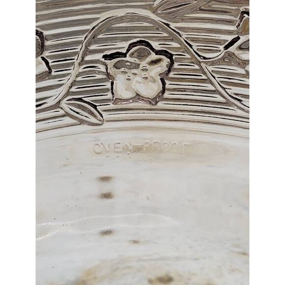 Vintage Anchor Hocking Avalon Casserole, Oven Proof - Picture 3 of 4